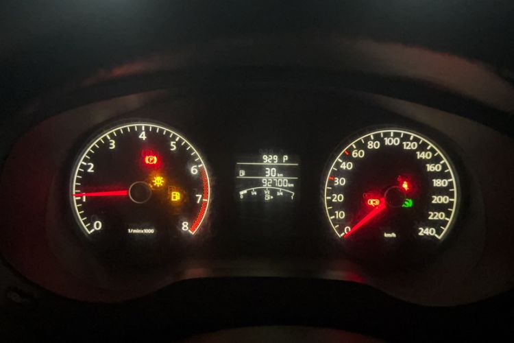 Used Volkswagen Sagitar 2014 Revised Version 1.6L Automatic Comfort Edition Odometer Close Up