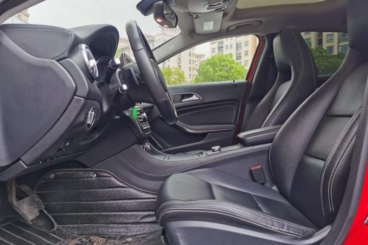 Used Mercedes-Benz GLA 2015 GLA 220 4MATIC Luxury Model Left Front Seat