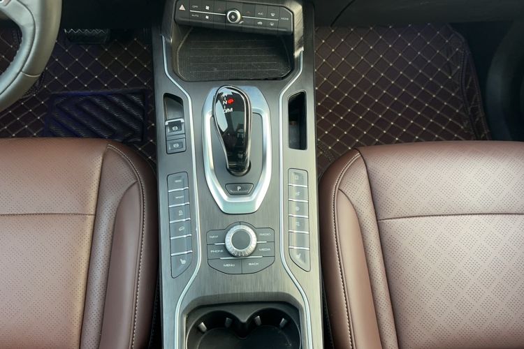 Used Wey VV6 2021 2.0T Two-Wheel Drive Smart Protection+
