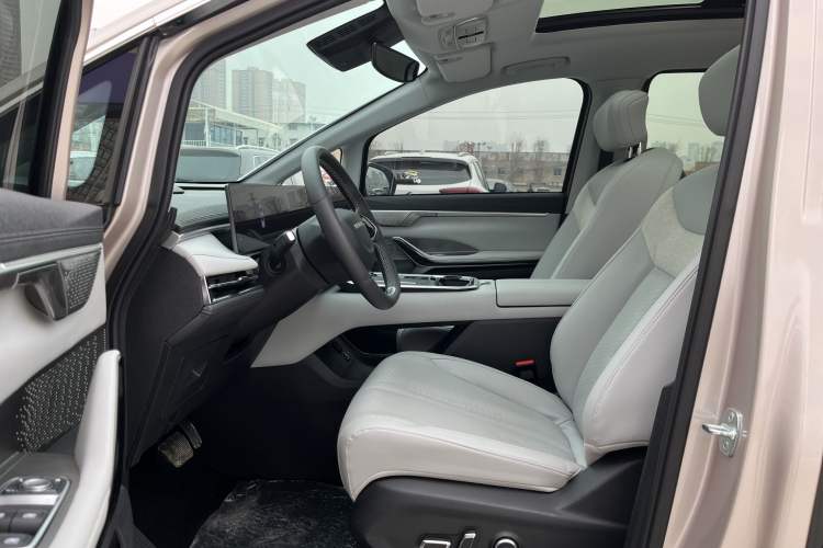 Used SAIC MAXUS G70 2024 2.0T Automatic Flagship Version 7 Seats
