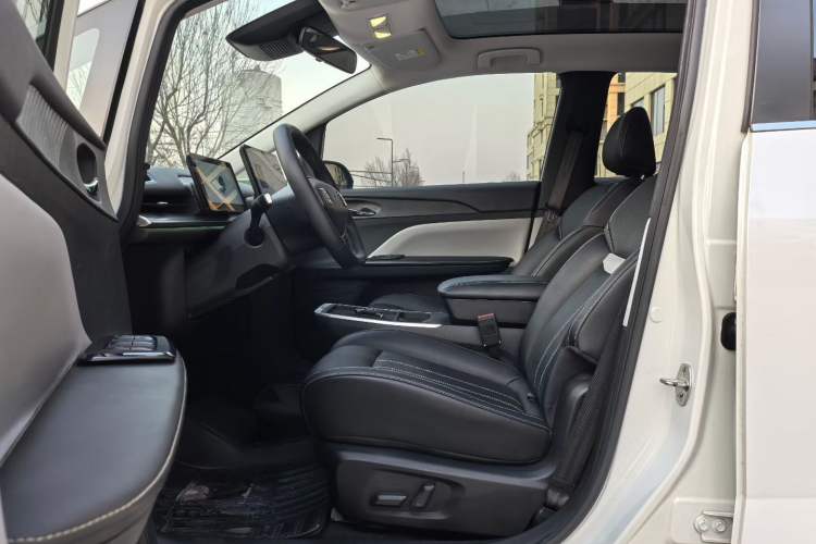 Used Venucia VX6 2023 520 Max
