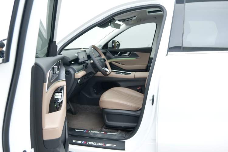 Used Chery Tiggo 8 L 2024 2.0T Two-Wheel Drive Luxury Edition 5 Seats