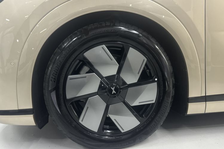 Used XPeng X9 2024 702 Ultra-Long Range Pro