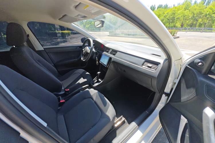 Used Volkswagen Santana 2015 1.6L Automatic Fashion Edition