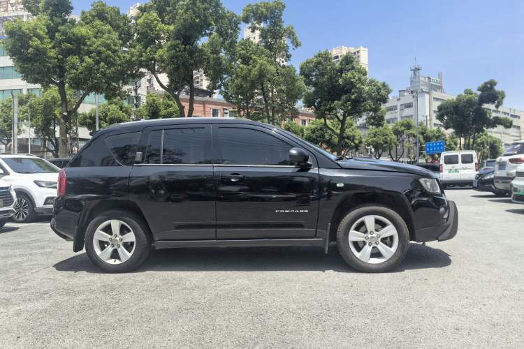Used Jeep Compass 2014 2.0L two-wheel drive sport version