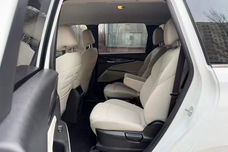 Used SAIC MAXUS G50 2021 1.5T Manual Comfort A Interior 2