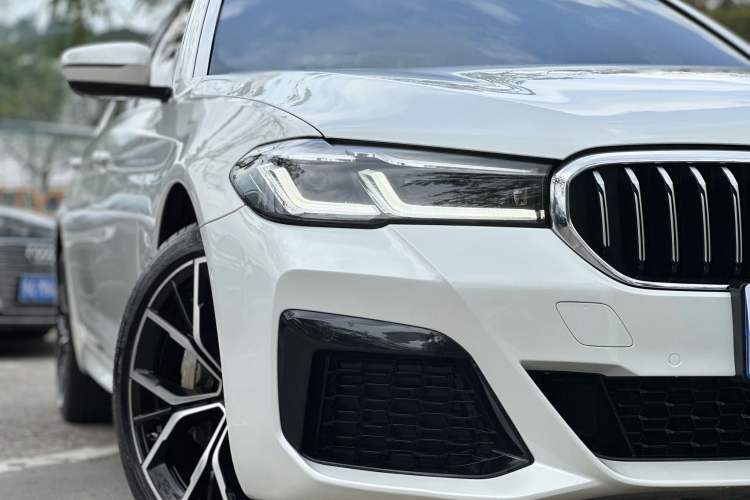 Used BMW 5 Series 2021 530Li Luxury Edition M Sport Package Exterior 3