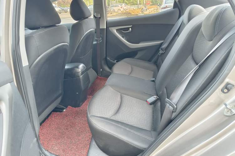 Used Hyundai Elantra (5th Generation / Langdong) 2012 1.6L Automatic Fashion Edition