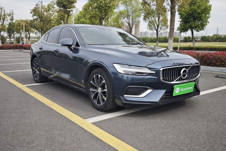 Used Volvo S60 2021 T4 Zhiyi Luxury Edition
