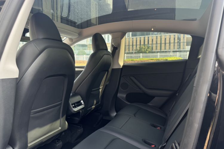 Used Tesla Model Y 2023 Rear-Wheel-Drive Version