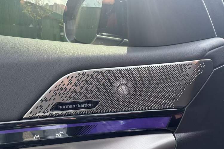 Used BMW 5 Series 2025 530Li Leading Model M Sport Package Interior 9