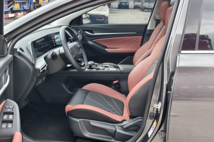 Used CHANGAN Eado 2022 PLUS Blue Whale NE 1.4T GDI DCT Prestige Edition Interior 3