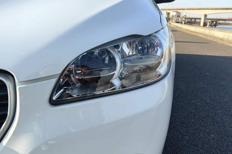 Used Peugeot 301 2016 1.6L Manual Comfort Edition
