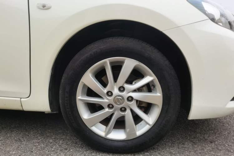 Used Nissan Tiida 2016 1.6L CVT Cool Dynamic Edition