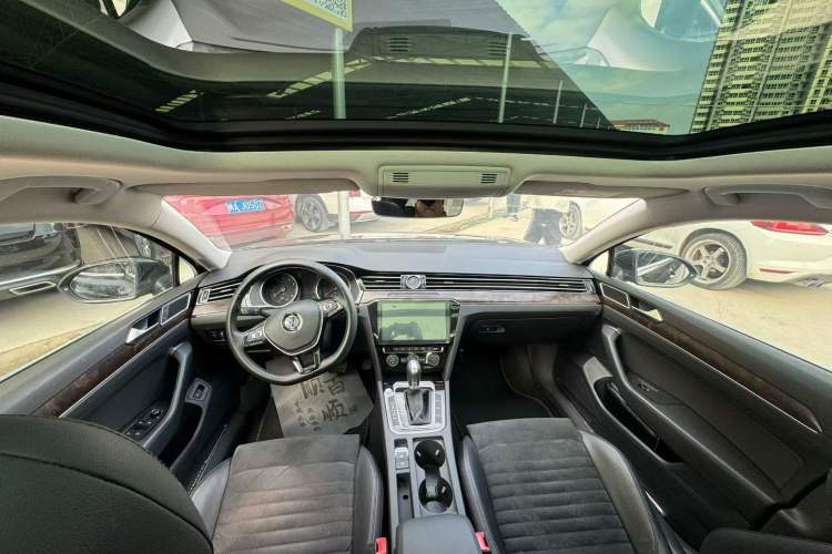 Used Volkswagen Magotan 2017 330TSI DSG Luxury Model