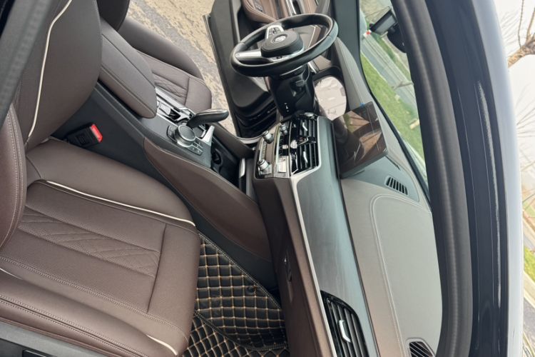 Used BMW 5 Series 2022 Second Facelift 530Li Leading Edition M Sport Package
