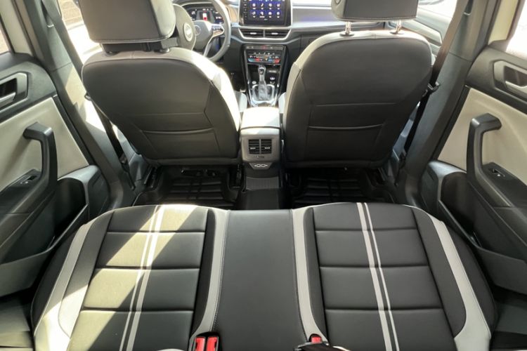 Used Volkswagen T-ROC 2024 300TSI DSG Two-Wheel-Drive Chen Guang Edition
