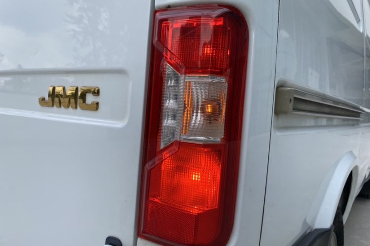 Used JMC Transit 2021 2.8T Space King Taurus Short Wheelbase Mid-Height 3-Seater Diesel Euro VI JX493