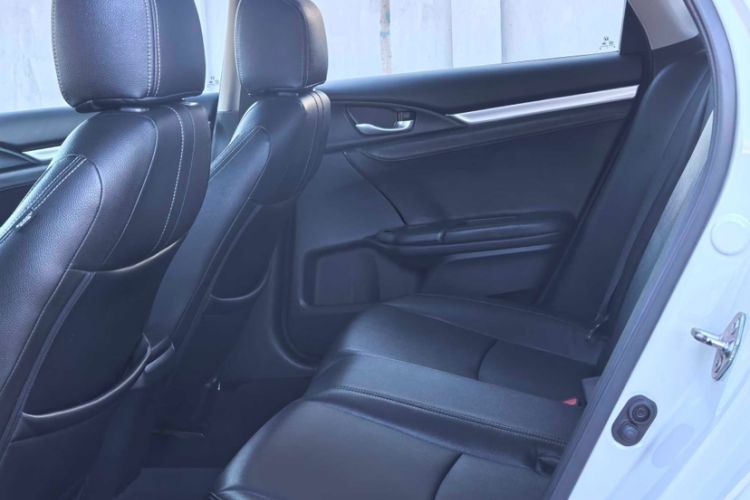 Used Honda Civic 2016 220TURBO CVT Luxury Edition
