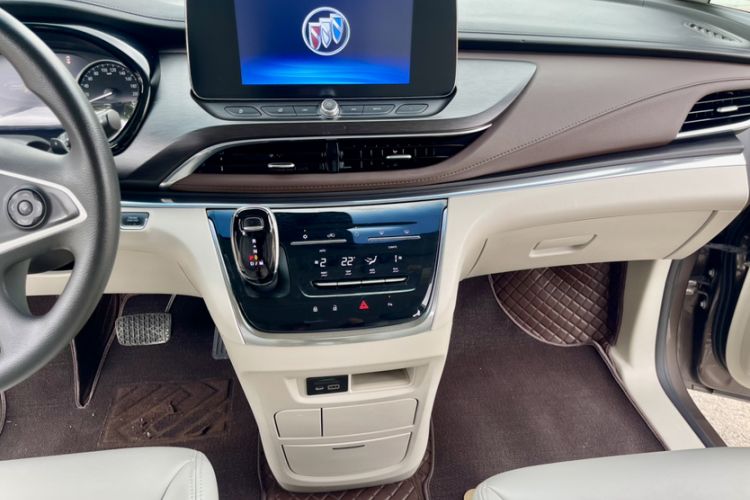 Used Buick GL8 2022 Land Cruiser Executive Class 652T Comfort Model