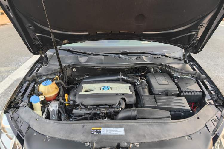 Used Volkswagen Magotan 2015 1.8TSI Luxury Model
