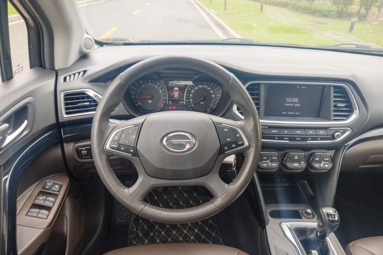 Used GAC Trumpchi GS4 2017 235T Manual Two-Wheel Drive Luxury Edition