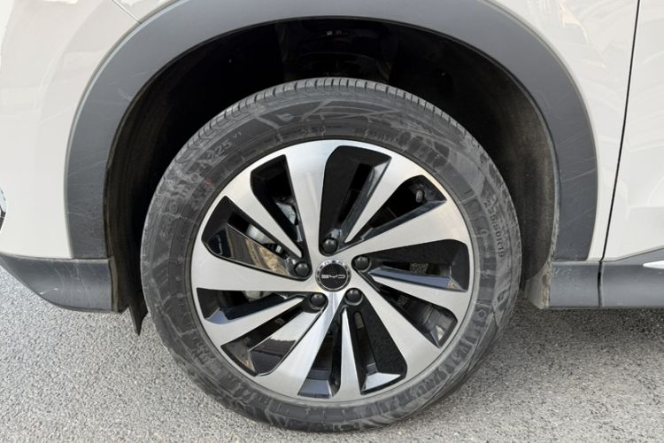 Used BYD Song PLUS New Energy 2023 Champion Edition EV 520KM Prestige Model
