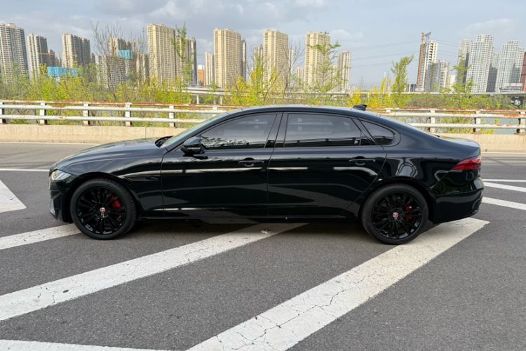 Used Jaguar XFL 2025 Model—2.0T P250, Two-Wheel Drive, Premium Luxury Edition