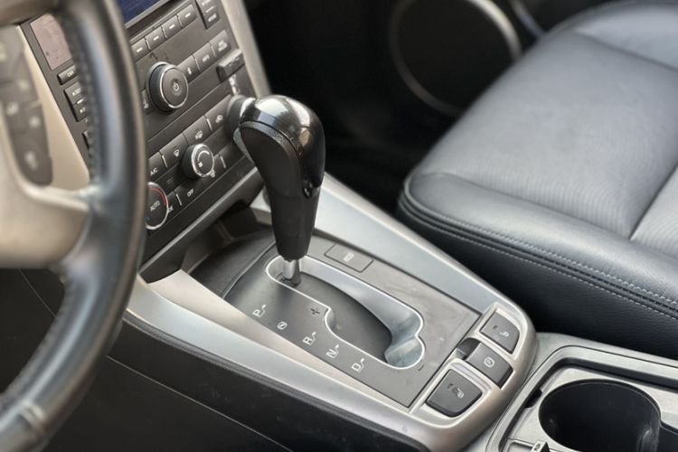 Used Chevrolet Captiva 2015 2.4L 4x4 Flagship Edition 7-Seater