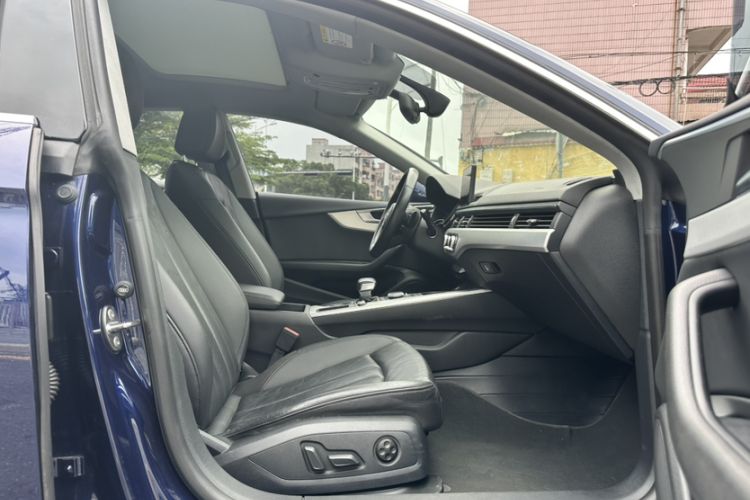 Used Audi A5 2019 Sportback 40 TFSI Fashion Model Right Front Seat