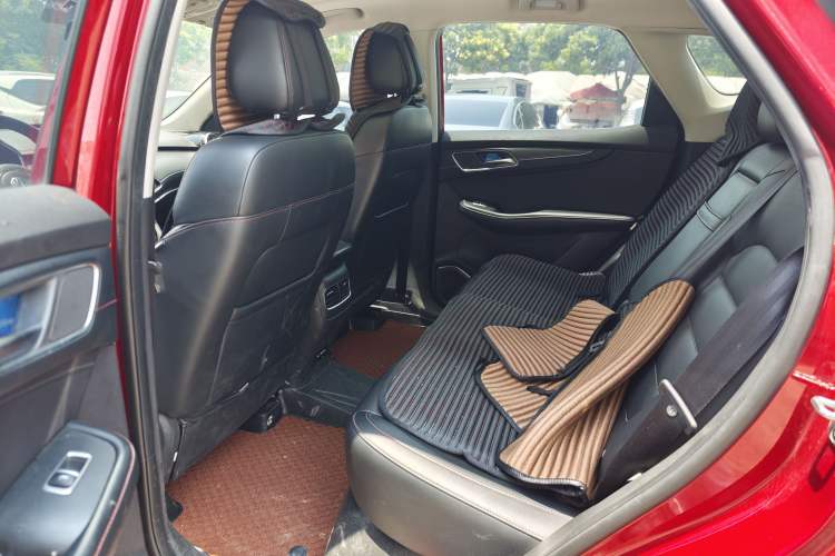 Used MG HS 2018 20T Automatic Two-Wheel Drive Hormone Dynamic Edition China V Standard Interior 6