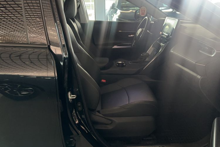 Used Toyota Venza 2022 Dual-Engine 2.5L CVT Two-Wheel Drive Luxury Edition Right Front Seat