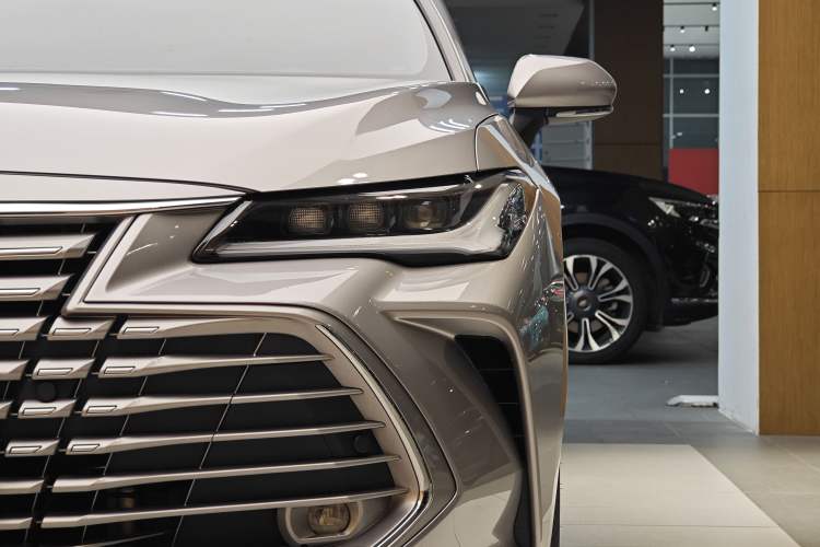 Used Toyota Avalon 2024 Dual-Motor 2.0L Luxury Edition