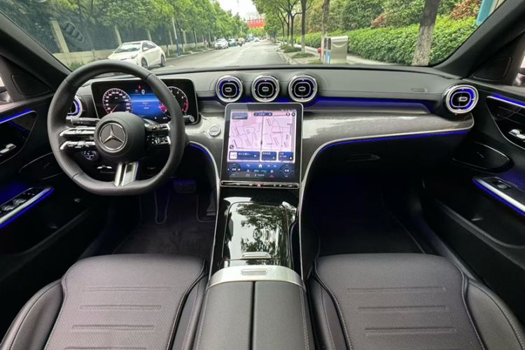 Used Mercedes-Benz C-Class 2024 Second Facelift C 260 L Sport Edition Interior 1