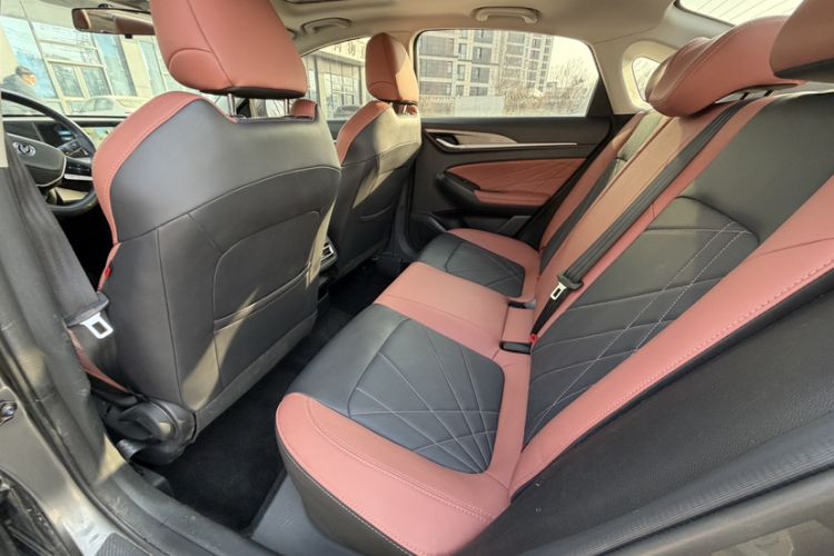 Used CHANGAN Eado 2023 Changan Edition PLUS Blue Whale NE 1.4T GDI DCT Prestige Version
