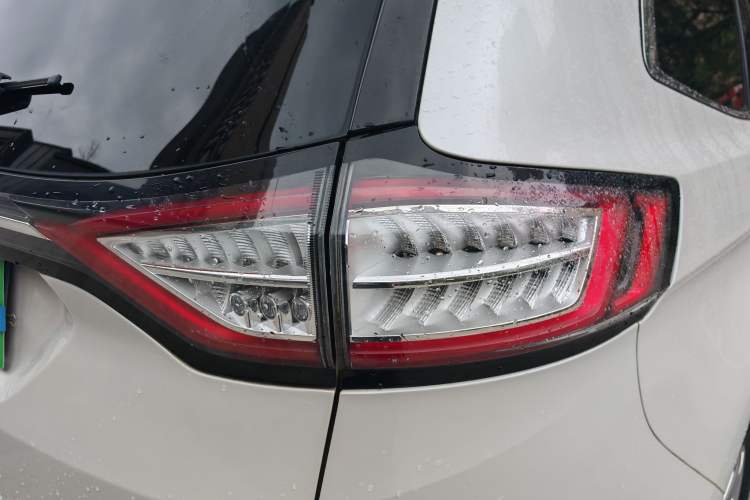 Used Ford Edge 2016 EcoBoost 245 Two-Wheel-Drive Titanium 7-Seater