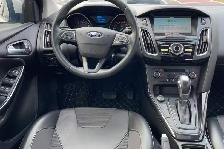 Used Ford Focus 2017 Hatchback EcoBoost 125 Automatic - Ultra-Powerful Style Edition with Smart Drive Features
