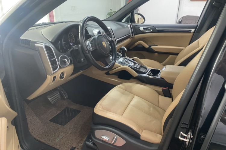 Used Porsche Cayenne 2014 Cayenne Platinum Edition 3.0T
