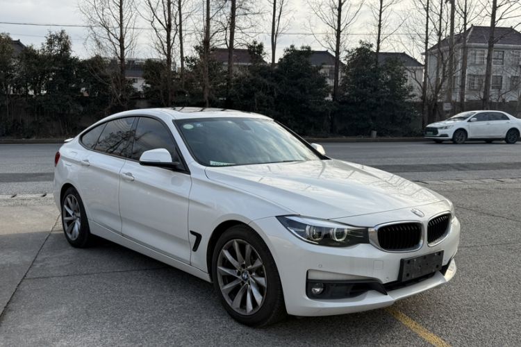 Used BMW 3 Series GT 2018 320i Sport Edition Exterior 2