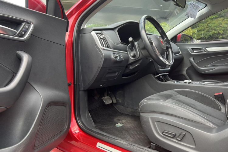 Used Roewe i6 New Energy 2017 45T Hybrid Connective Smart Luxury Edition
