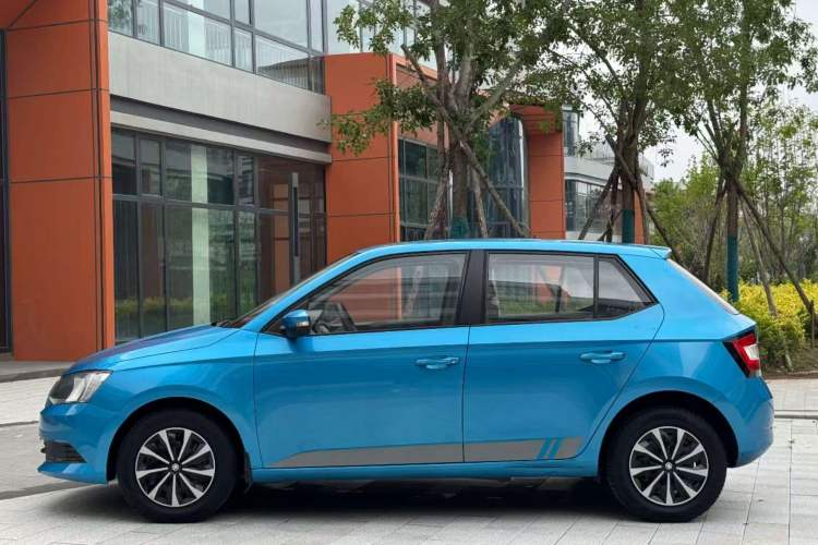 Used Skoda Fabia 2015 1.4L Automatic Front-Drive Model
