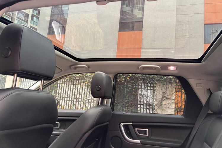 Used Land Rover Discovery Sport 2019 240 PS SE Version China VI Standard Headliner