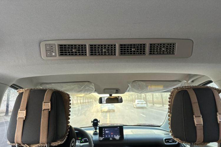 Used Wuling Hongguang New Energy 2025 Extended-Range Hybrid 50KM Comfort Version Interior 3