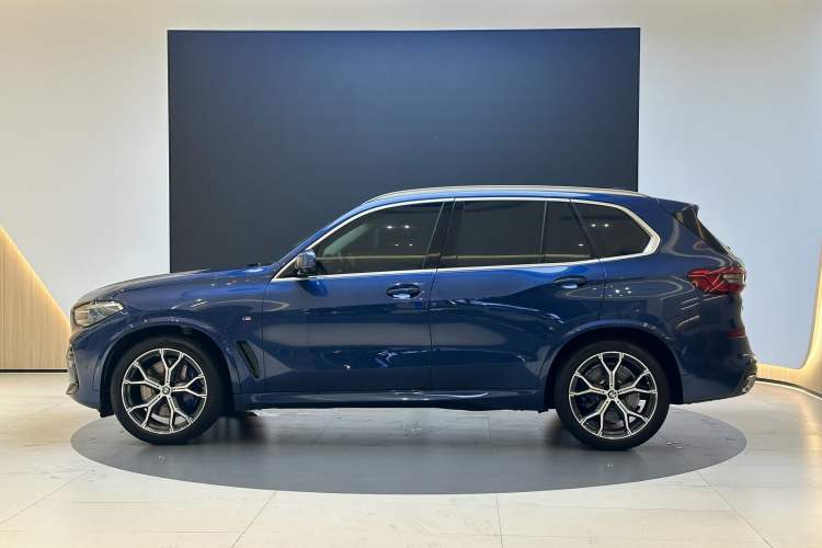 Used BMW X5 2019 xDrive40i Luxury Model with M Sport Package
