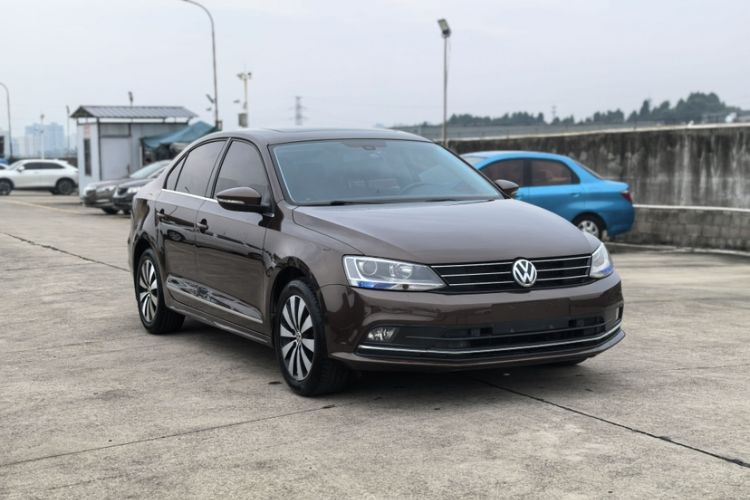 Used Volkswagen Sagitar 2016 230TSI 25th Anniversary Edition Exterior 4