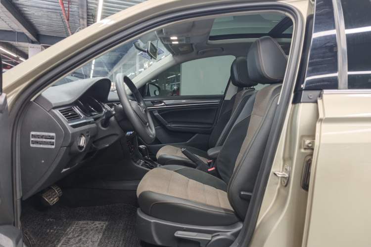 Used Volkswagen C-TREK 2017 230TSI DSG Comfort Version