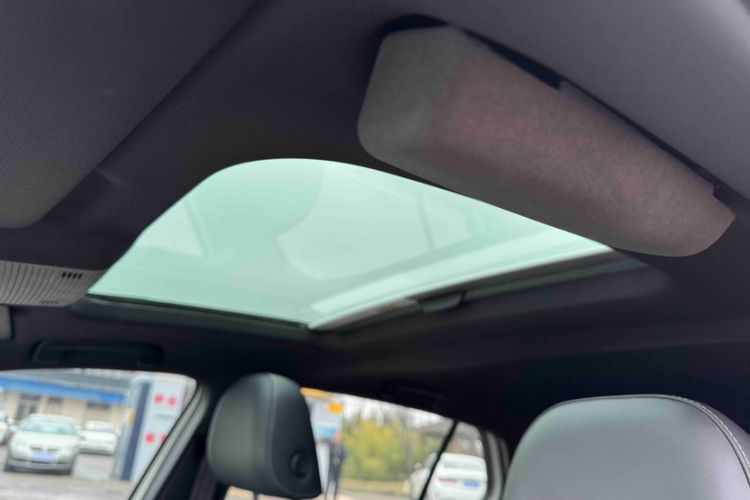 Used Volkswagen Golf 2023 Facelift 280TSI DSG R-Line Lite Interior 5