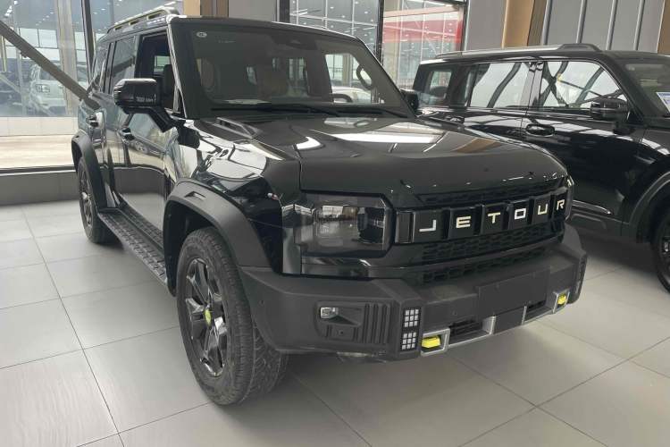 Used JETOUR Traveler 2023 2.0T All-Wheel Drive CrossPRO+ Exterior 2