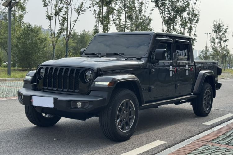 Used Jeep Gladiator 2022 3.6L Pioneer Edition Guazi used car, China used car export, Used car for sale, Used Jeep cars, Cheapest cars for sale