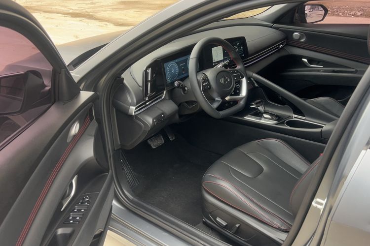 Used Hyundai Elantra 2022 1.5L CVT LUX Prestige Edition